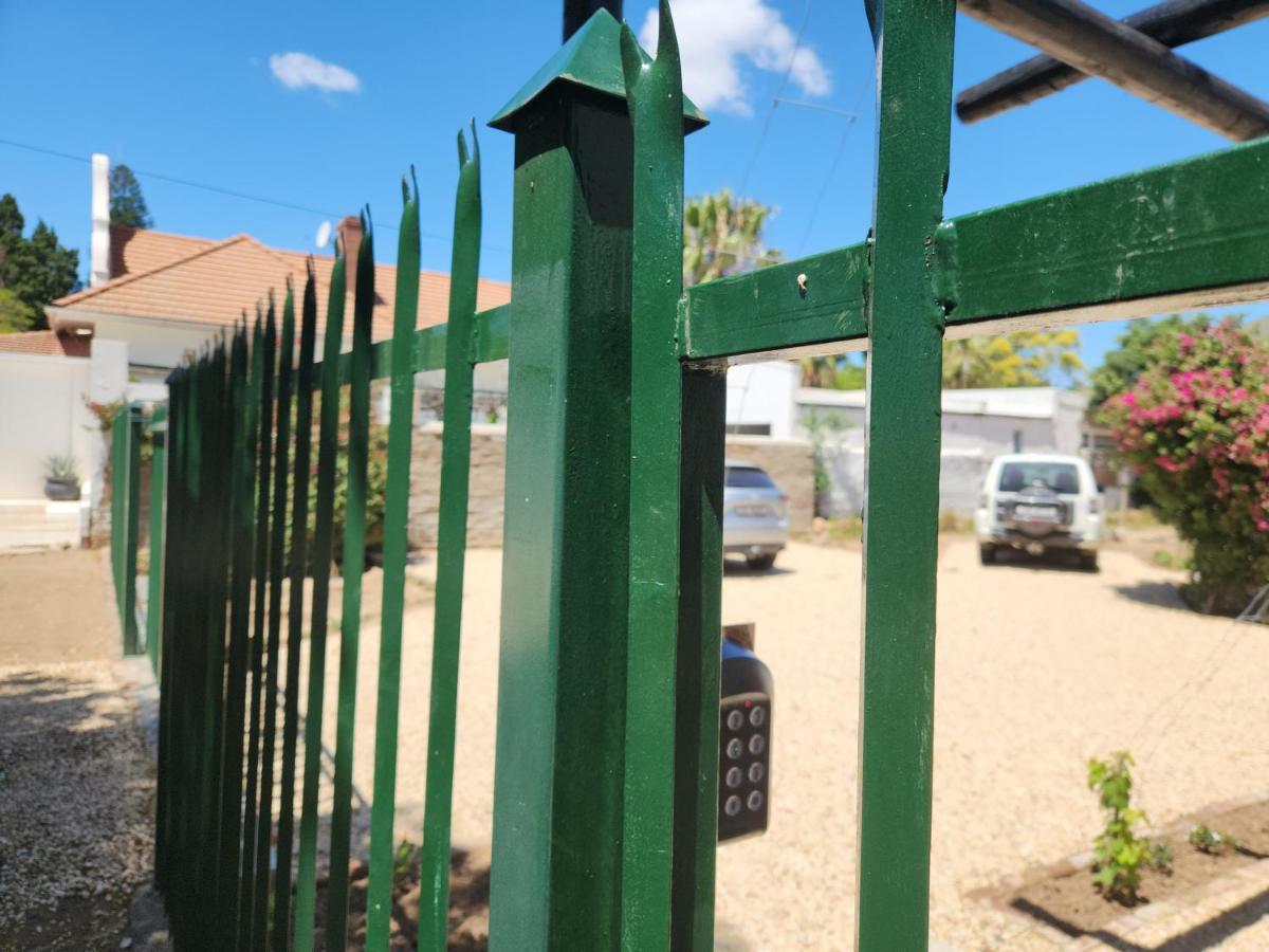 Die Dorpshuis Graaff Reinet Bagian luar foto